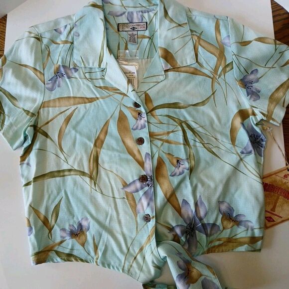 Caribbean Joe Womens Hawaiian Cropped Shirt- Tie Knot Crystal Blue-Floral MEDIUM - Picture 2 of 16